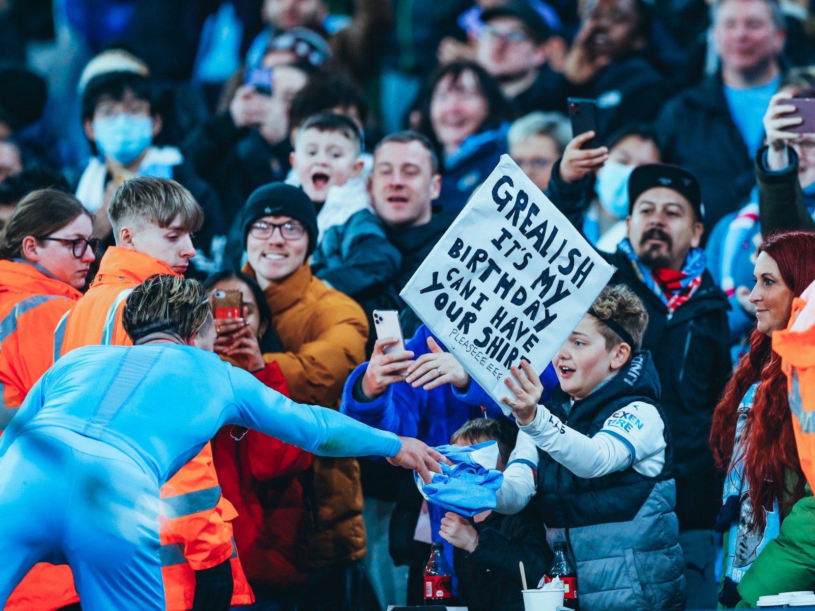 本队展开了 本队展开了